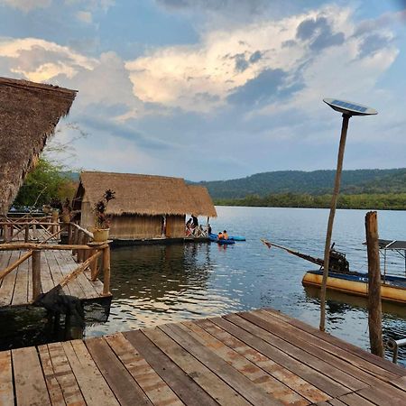 The Floating House Villa Krŏng Kaôh Kŏng Eksteriør bilde