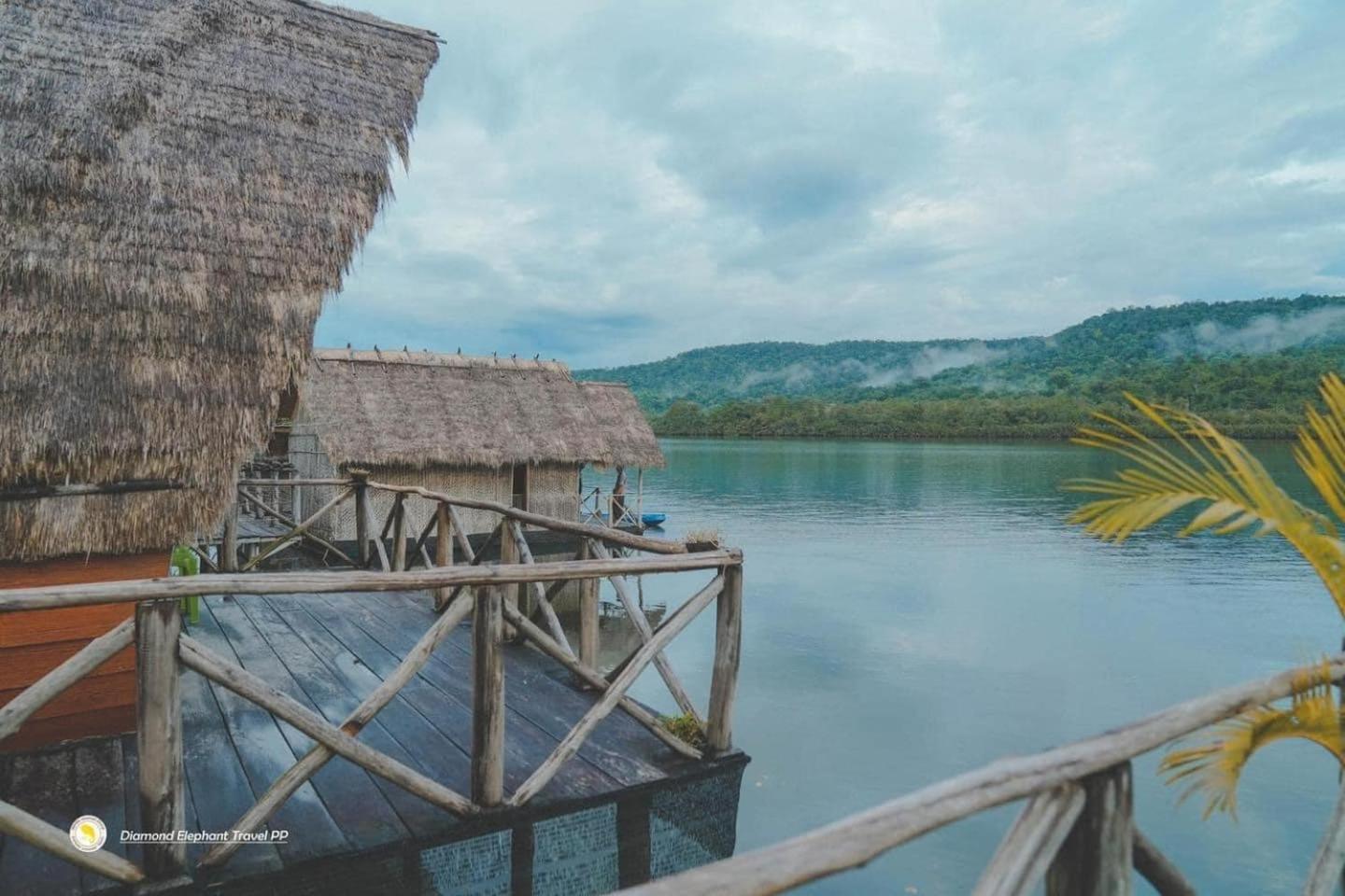The Floating House Villa Krŏng Kaôh Kŏng Eksteriør bilde
