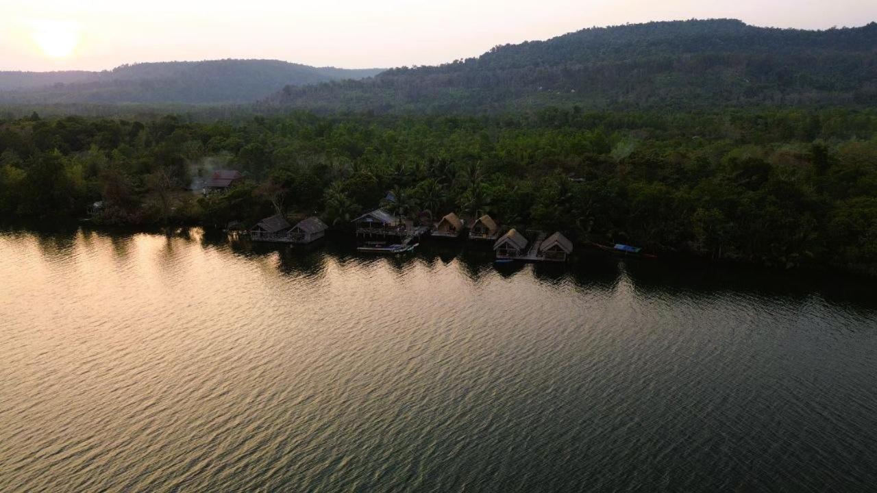 The Floating House Villa Krŏng Kaôh Kŏng Eksteriør bilde